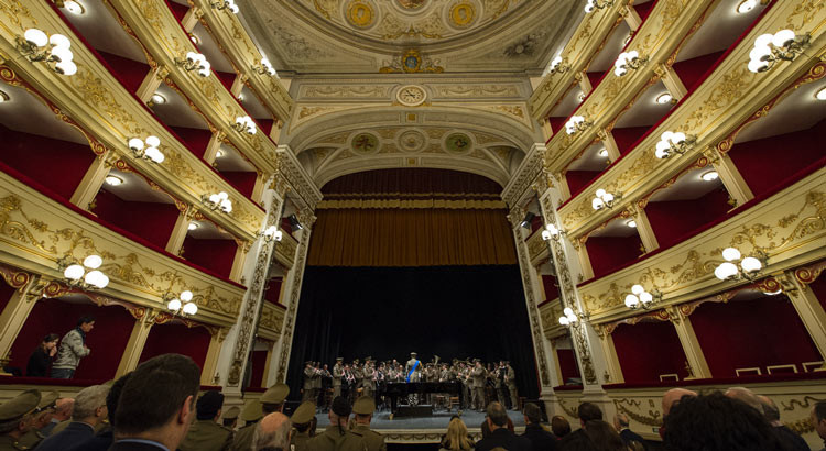 La Banda Militare CRI incanta il Teatro Marrucino di Chieti