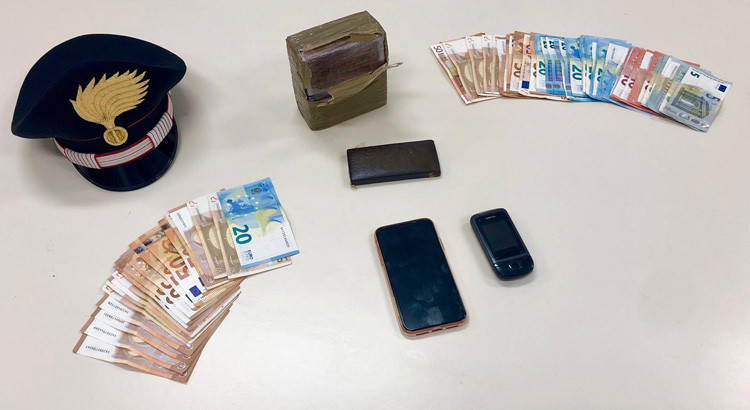 Arrestati due “pusher” ad un controllo stradale dei Carabinieri