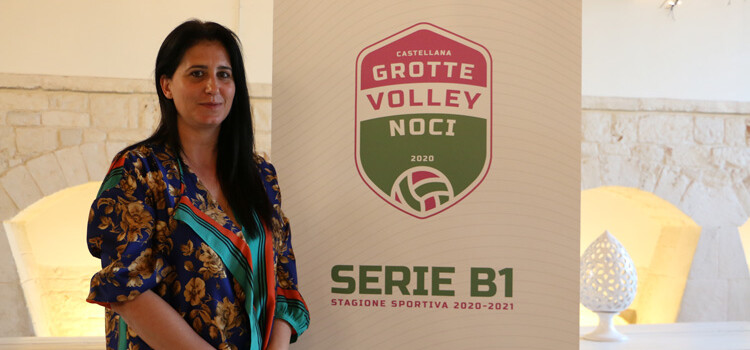 Esordio con il Volley Reghion