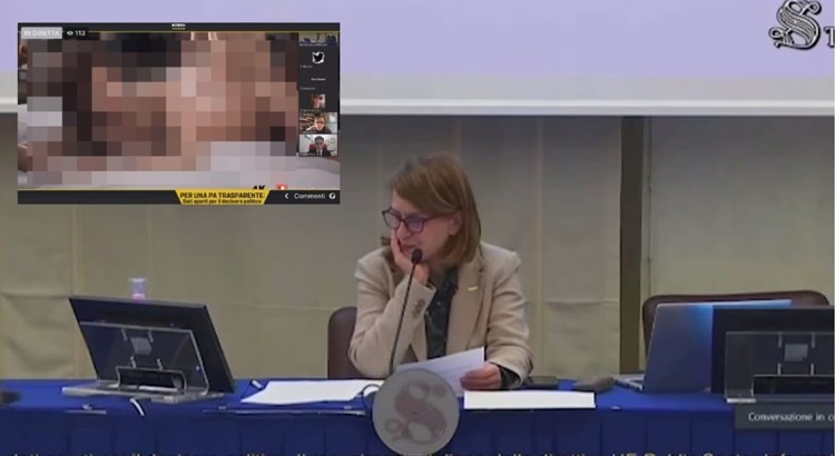 M5S: per una pubblica amministrazione trasparente, dati aperti e video pornografici