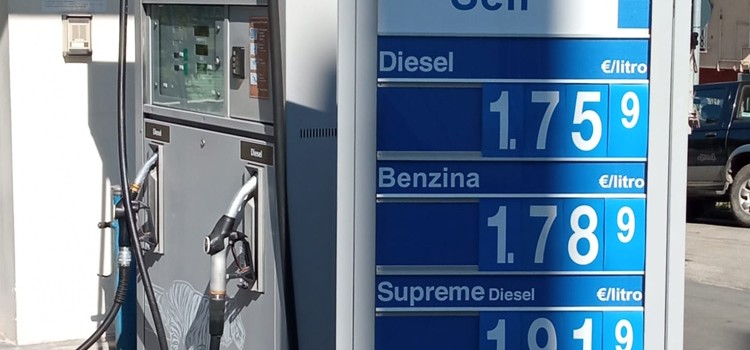 Noci: calmierato il prezzo dei carburanti