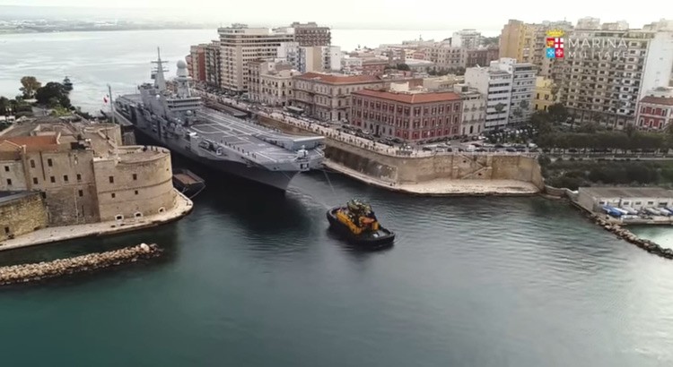 Salpa dal porto di Taranto la Cavour: esercitazioni con USA e Francia