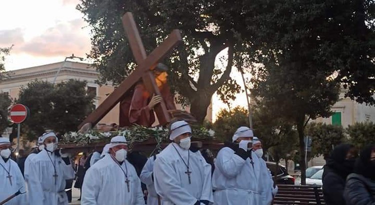 Folta partecipazione alla “Processione dei Misteri”