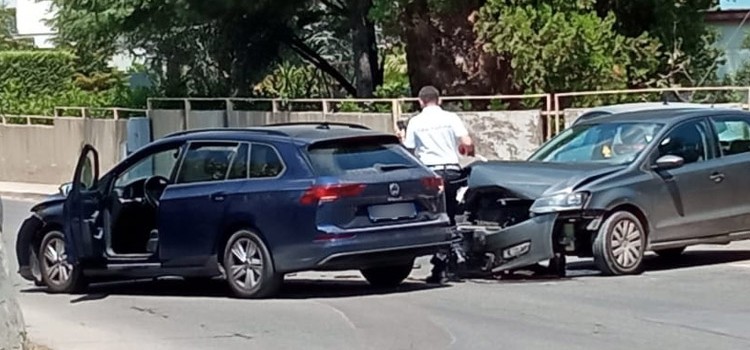 Scontro in Via Siciliani: strada per Gioia temporaneamente interrotta