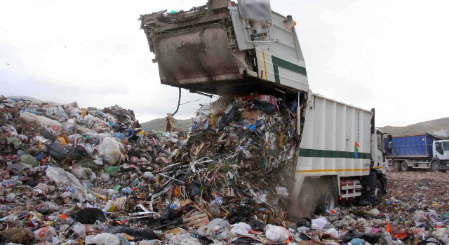 Salta la raccolta dell’organico in città e dell’indifferenziata nella zona agro