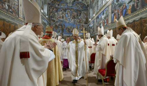 Il Conclave: trame, intese e il silenzioso trionfo della sintesi